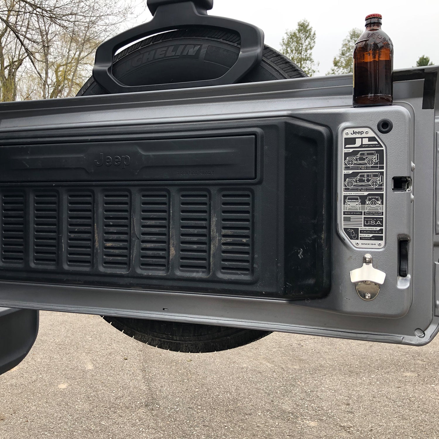 tailgate Tailgate Bottle Opener, 2018-2023 Jeep Wrangler JL